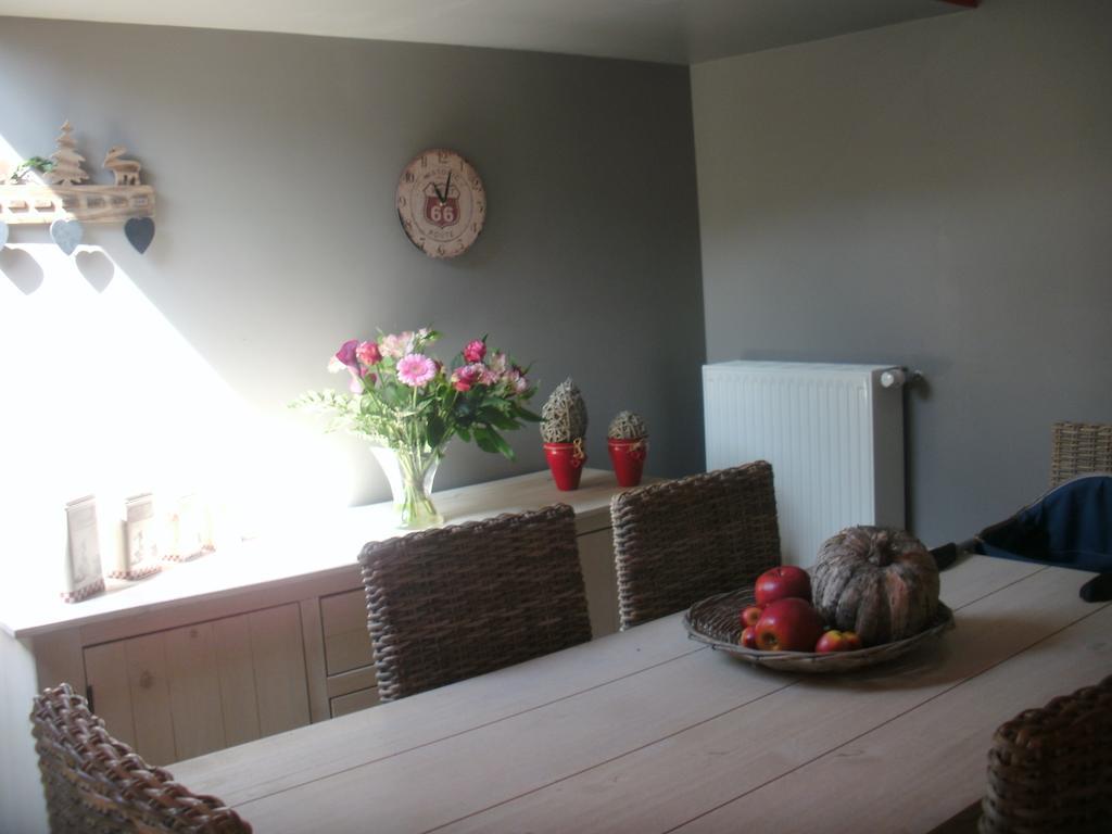 Gite Du Vieux Pommier Herbeumont Room photo
